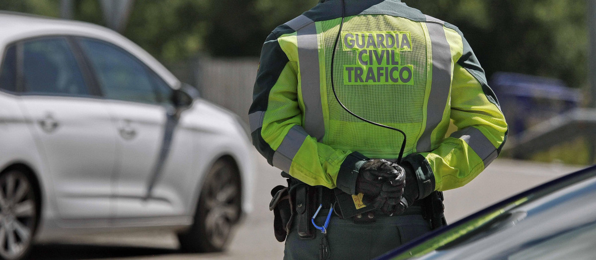 Imagen de un agente de la Guardia Civil de Tráfico