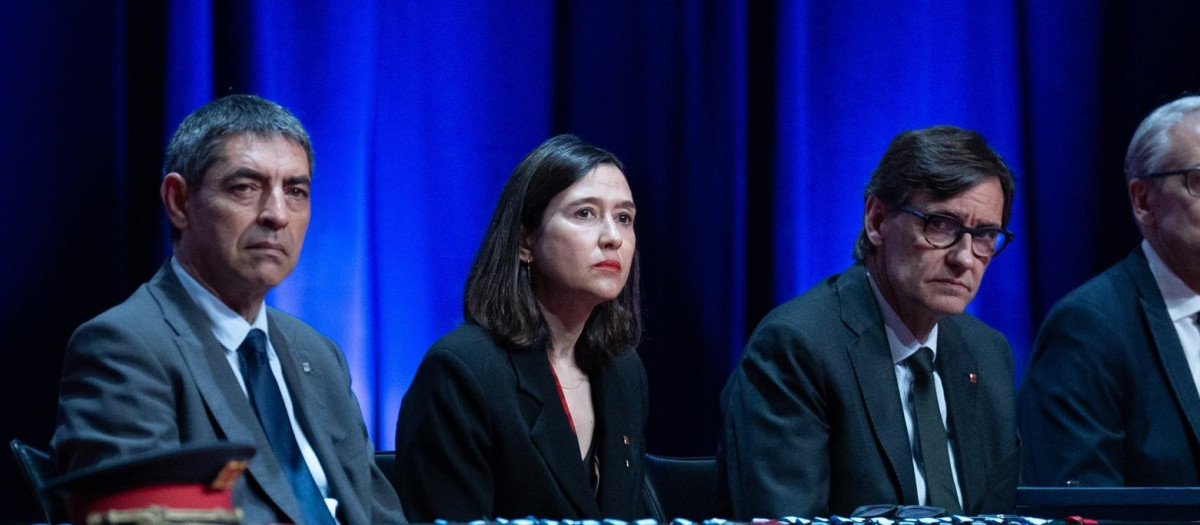 Josep Lluís Trapero, Núria Parlon y Salvador Illa, en una imagen de archivo