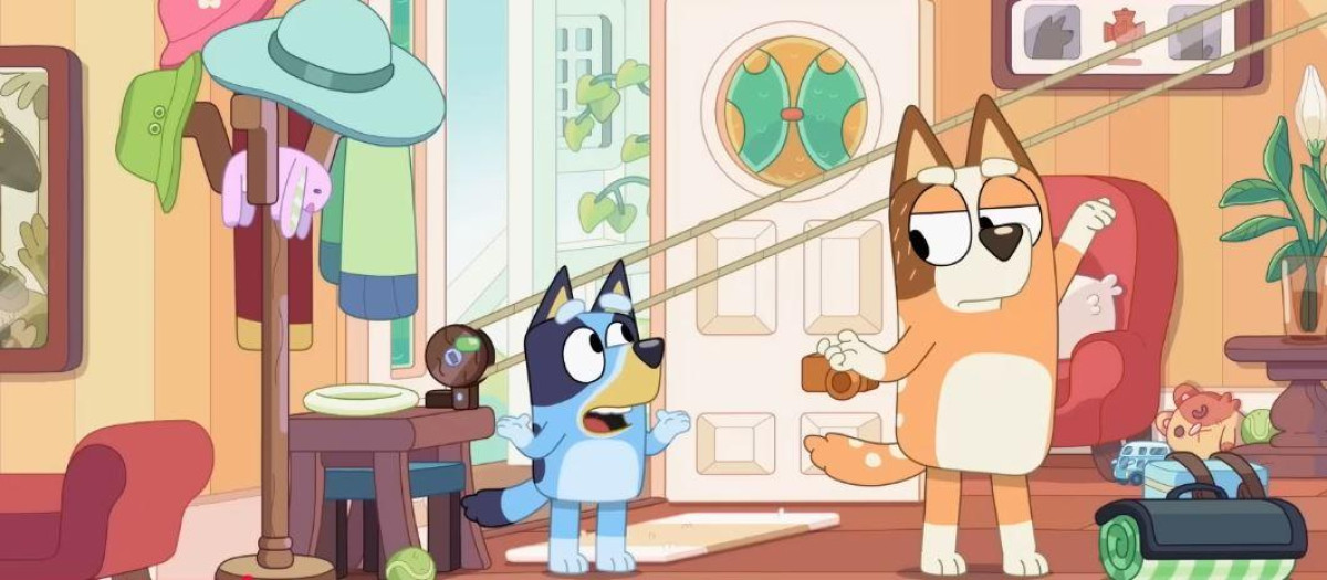 Un momento del capítulo "El Geco pegajoso", donde se ve a Bluey con su madre Chilli