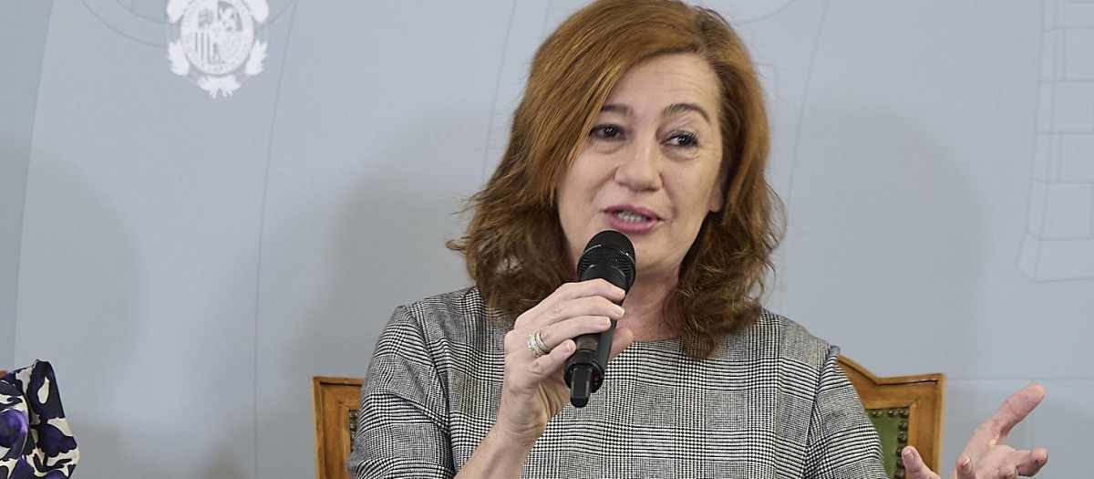 (Foto de ARCHIVO)
La presidenta del Consejo de Estado, Carmen Calvo; la presidenta del Congreso de los Diputados, Francina Armengol; y la fiscal general del Estado, Teresa Peramato; participan en un coloquio con motivo del 8M, Día Internacional de las Mujeres, organizado por el Consejo de Estado, a 10 de marzo de 2026, en Madrid (España). El Consejo de Estado ha organizado esta charla-coloquio bajo el título ‘Avances y desafíos en la protección jurídica de los derechos de las mujeres’

Jesús Hellín / Europa Press
10/3/2026