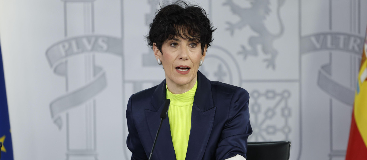 La portavoz del Gobierno, Elma Saiz, este martes en la Moncloa