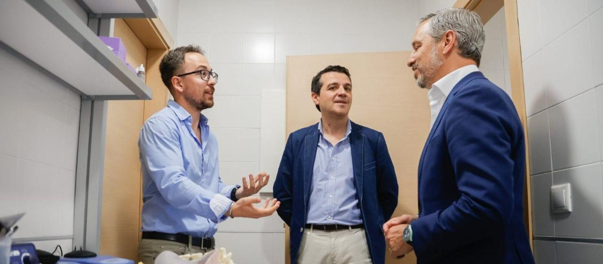 Visita de Juan Bravo y José María Bellido a Córdoba Biotech