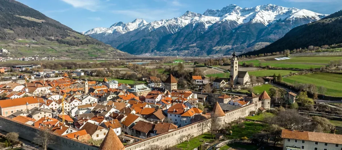 La ciudad amurallada más pequeña de los Alpes