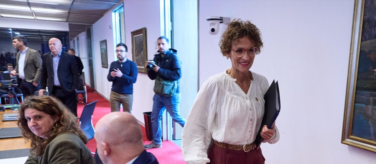 La presidenta del Gobierno de Navarra, María Chivite, a su llegada a la comisión de investigación sobre la adjudicación de obras a Servinabar