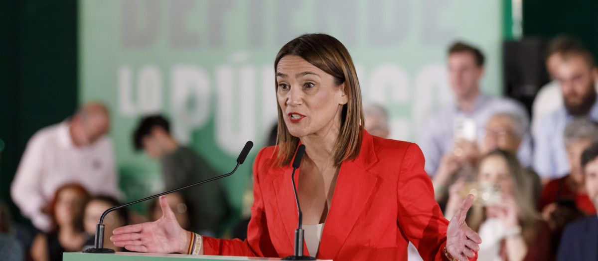 La cabeza de lista del PSOE-A por Granada, Olga Manzano, durante un mitin de campaña de María Jesús Montero