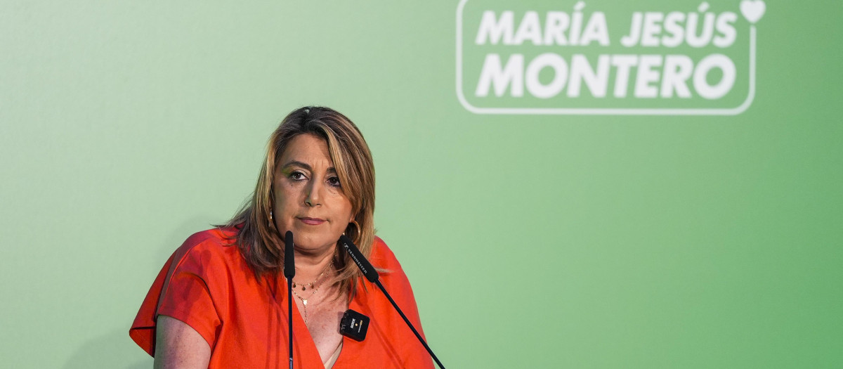 La senadora del PSOE y expresidenta de la Junta de Andalucía, Susana Díaz, en un mitin de campaña