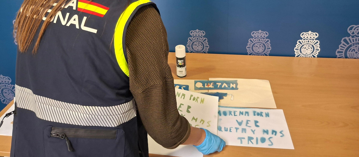 Imagen de las plantillas utilizadas para realizar pintadas en el coche de su expareja en Cocentaina.