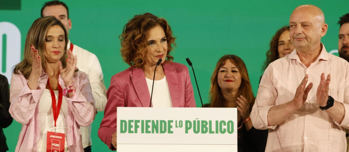 La candidata del PSOE a la Junta de Andalucía, María Jesús Montero, da cuenta de los resultados electorales