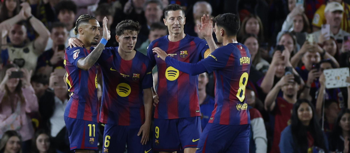 Robert Lewandowski, durante el partido de la jornada 37 de LaLiga Barcelona - Real Betis