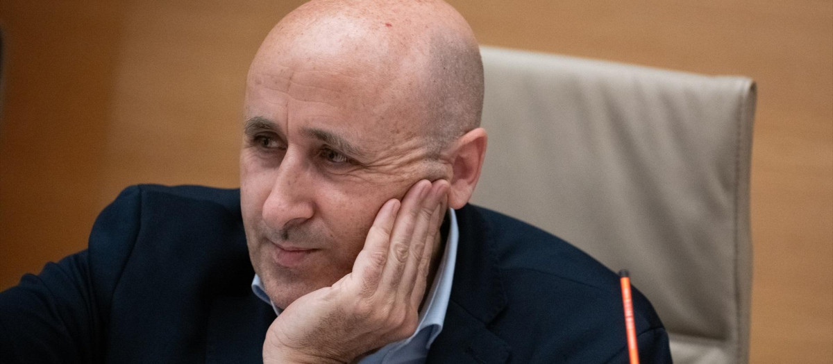 Imagen tomada este lunes del presidente de la CHJ, Miguel Polo, durante su comparecencia en la comisión de investigación de la dana en el Congreso