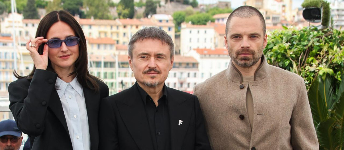 Renate Reinsve, Christian Mungiu y Sebastian Stan posando en el Festival de Cannes 2026
