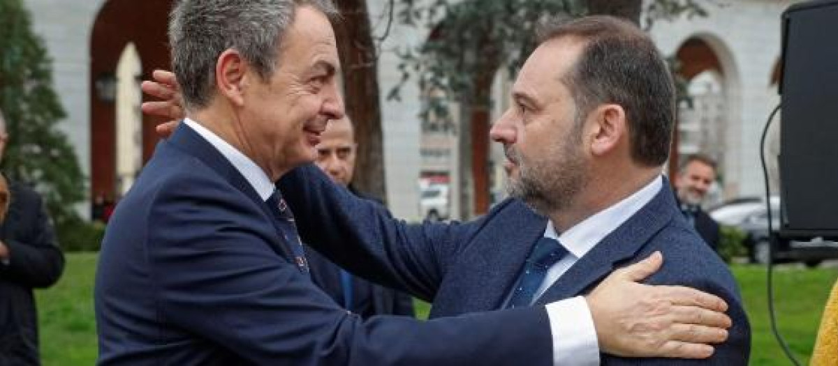 El ex presidente José Luis Rodríguez Zapatero en una imagen de archivo con José Luis Ábalos