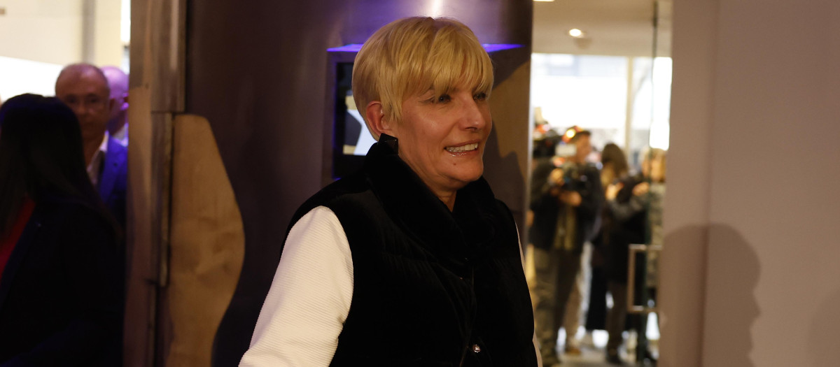 Sonsoles Espinosa attending book premiere La solución pacífica in Madrid on Tuesday, 1 April 2025.