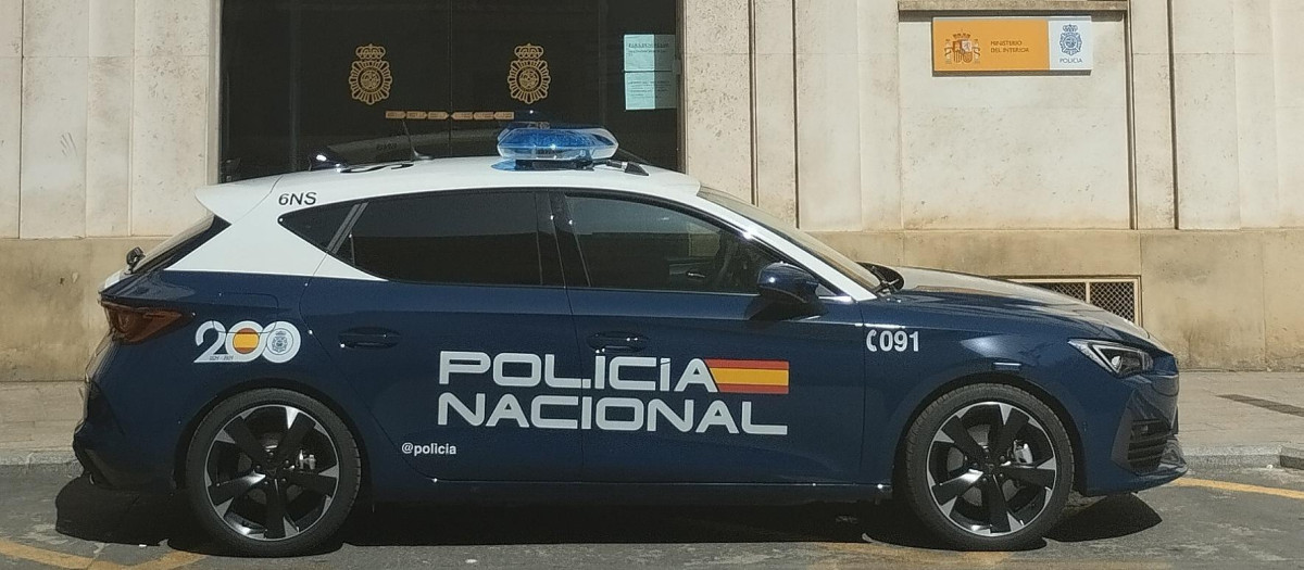 (Foto de ARCHIVO)
Vehículo de la Policía Nacional en la sede de la Jefatura Superior en Murcia

REMITIDA / HANDOUT por POLICÍA NACIONAL
Fotografía remitida a medios de comunicación exclusivamente para ilustrar la noticia a la que hace referencia la imagen, y citando la procedencia de la imagen en la firma
21/10/2025