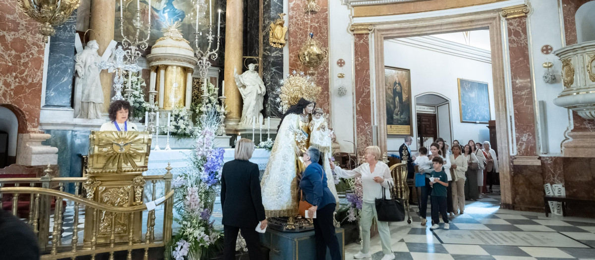 Imagen del Besamanos a la Virgen de los Desamparados de Valencia