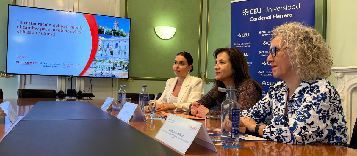 Imagen de Gemma María Contretsa, Marta Alonso e Inma Traver en el Foro La restauración del patrimonio: el camino para mantener vivo el legado cultural, organizado por El Debate y la Generalitat Valenciana en el Palacio Colomina de la Universidad CEU Cardenal Herrera.