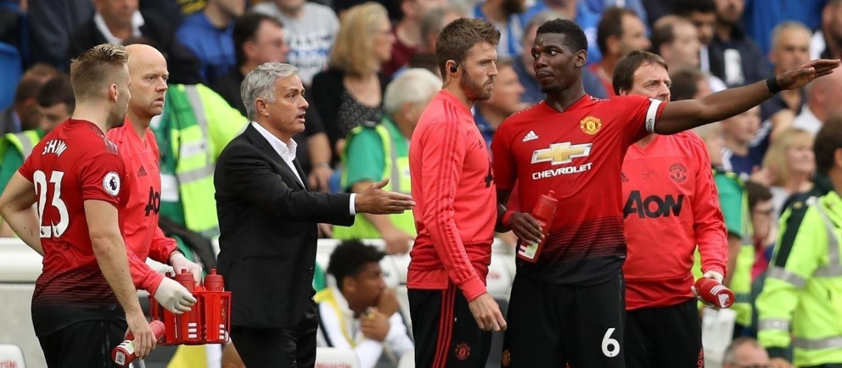 Mourinho y Pogba en un partido con el Manchester United