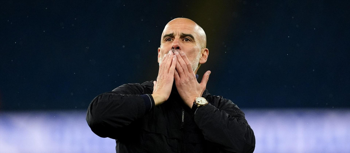 (Foto de ARCHIVO)
13 May 2026, United Kingdom, Manchester: Manchester City manager Pep Guardiola salutes the fans following the English Premier League soccer match between Manchester City and Crystal Palace at the Etihad Stadium. Photo: Martin Rickett/PA Wire/dpa

13/5/2026 ONLY FOR USE IN SPAIN