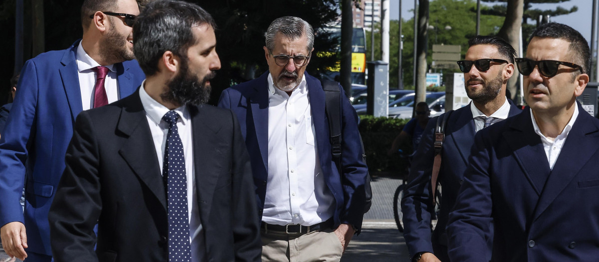 Imagen de José María Ángel entrando a la Ciudad de la Justicia de Valencia.