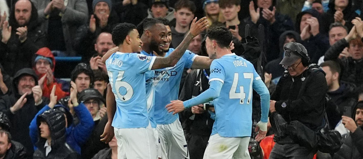 (Foto de ARCHIVO)
13 May 2026, United Kingdom, Manchester: Manchester City's Antoine Semenyo (2nd L) celebrates scoring their side's first goal of the game during the English Premier League soccer match between Manchester City and Crystal Palace at the Etihad Stadium. Photo: Martin Rickett/PA Wire/dpa

13/5/2026 ONLY FOR USE IN SPAIN