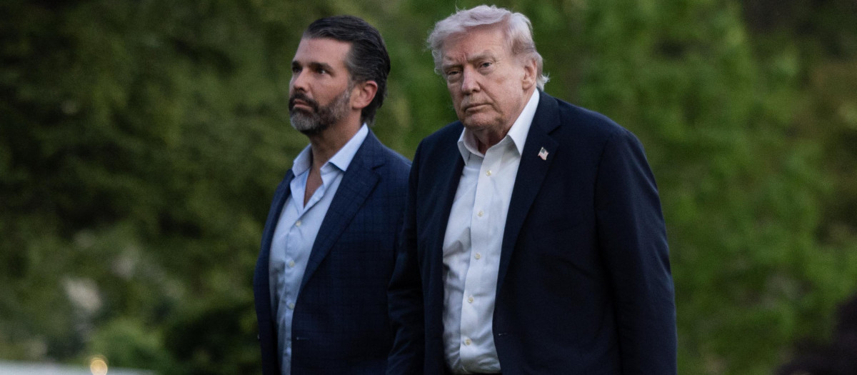 El presidente de EE.UU. Donald Trump, junto a su hijo Donald Trump Jr.