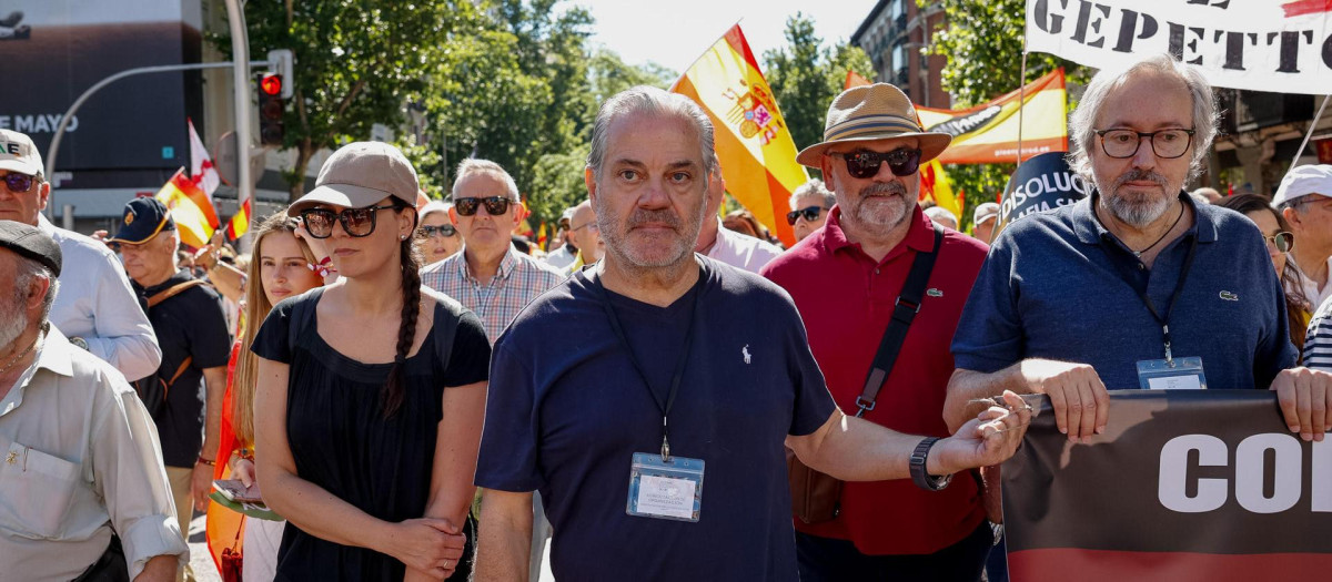 Marcos de Quinto, uno de los promotores, y Juan Carlos Girauta, en un momento de la manifestación.