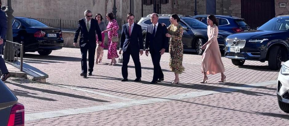 Almeida y Teresa Urquijo