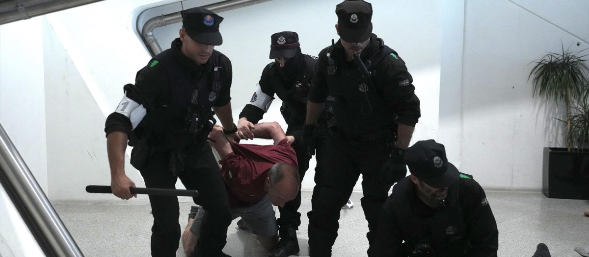 Intervención policial en el aeropuerto de Loiu

H. BILBAO - EUROPA PRESS
23/5/2026