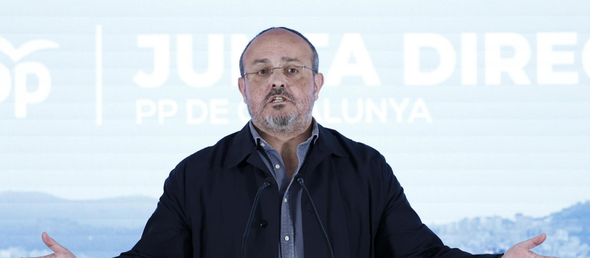El presidente del PP de Cataluña, Alejandro Fernández, durante su intervención en la clausura de la reunión de la Junta Directiva del PPC
