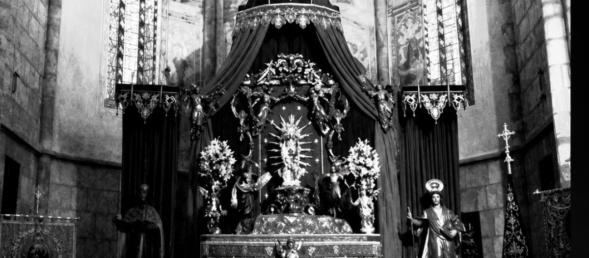 La Virgen de Linares, en el altar mayor de San Lorenzo