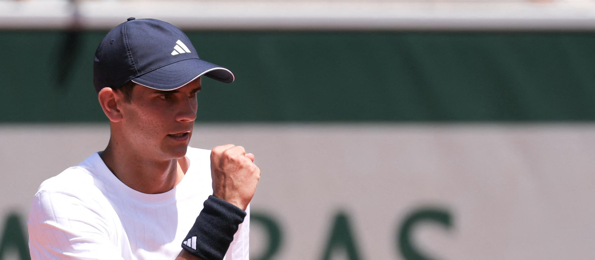 Spain's Rafael Jodar reacts after a point as he plays against US Aleksandar Kovacevic during their men's singles match on day 2 of the French Open tennis tournament at the Roland-Garros Complex in Paris on May 25, 2026. (Photo by Thomas SAMSON / AFP)