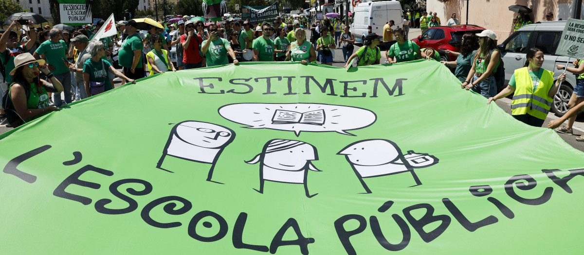 Imagen de la manifestación de docentes este miércoles en la ciudad de Valencia.