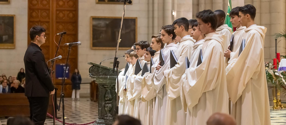 Los alumnos de la Escolanía, en la basílica del Valle de los Caídos