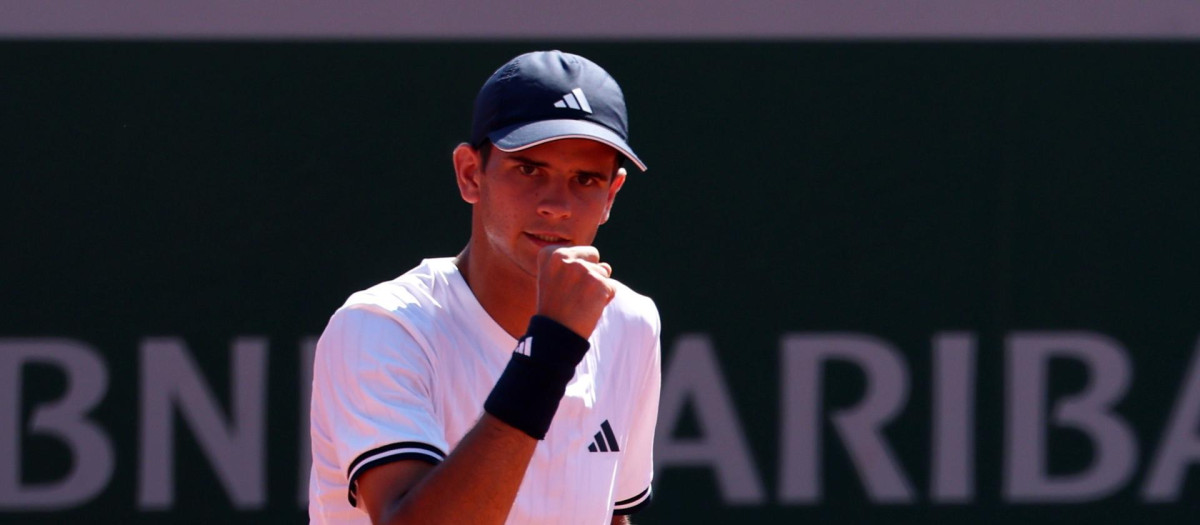 Paris (France), 27/05/2026.- Rafael Jodar of Spain reacts during his Men's 2nd round match against James Duckworth of Australia at the French Open Grand Slam tennis tournament at Roland Garros in Paris, France, 27 May 2026. (Tenis, Abierto, Francia, España) EFE/EPA/MOHAMMED BADRA