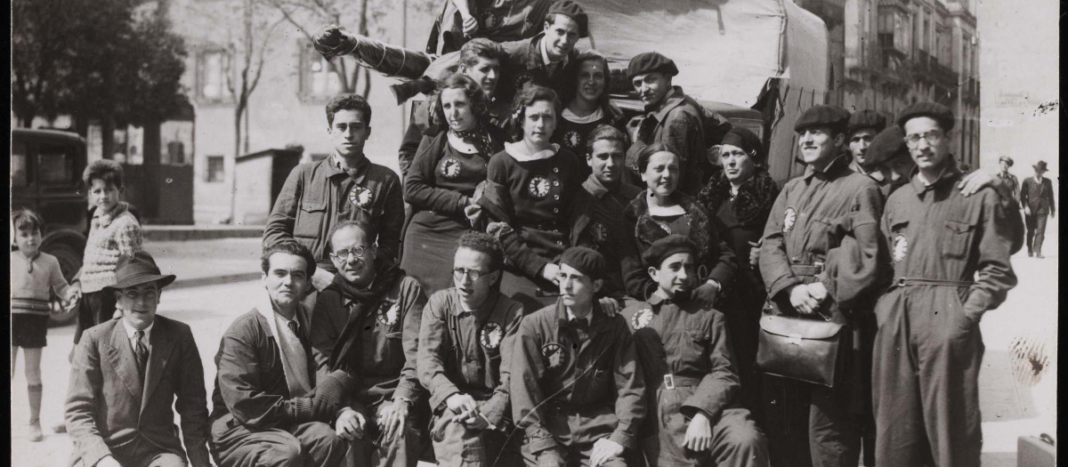 Componentes de La Barraca (1933). Fotografía anónima. Colección del Museo Nacional Centro de Arte Reina Sofía