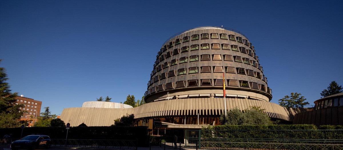 Fachada de la sede del Tribunal Constitucional.
