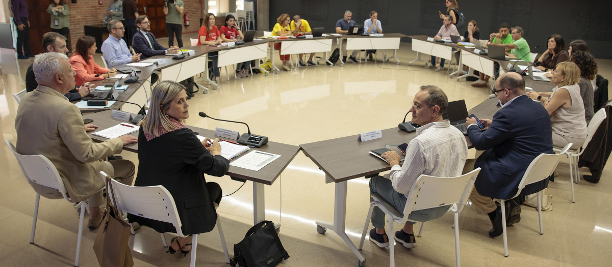 Imagen de la reunión entre la Conselleria de Educación y los principales sindicatos.