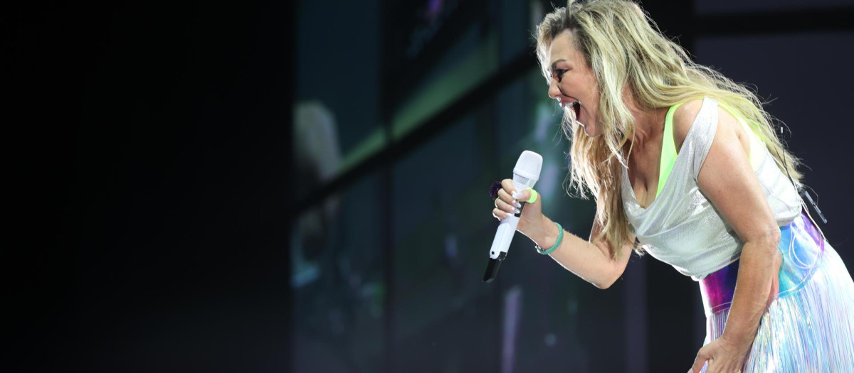 Amaia Montero durante la actuación de La Oreja de Van Gogh en Madrid