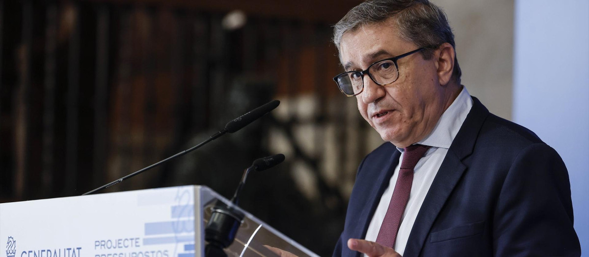 El conseller de Economía, Hacienda y Administración Pública de la Generalitat Valenciana, José Antonio Rovira Jover, durante la presentación del proyecto de Ley de Presupuestos