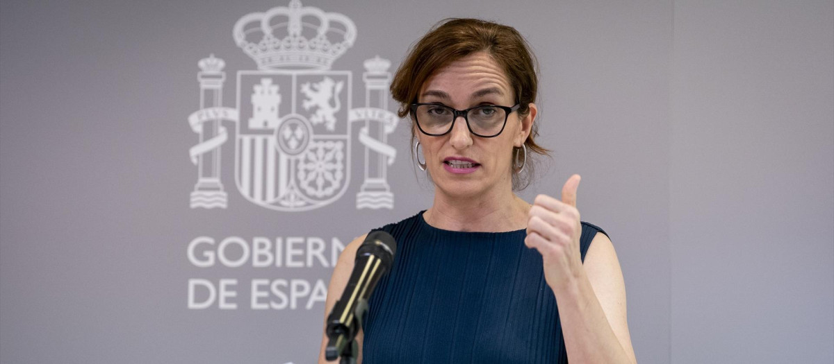 La ministra de Sanidad, Mónica García