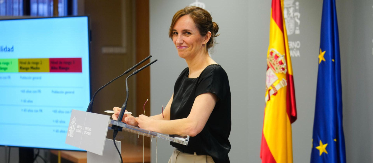La ministra de Sanidad, Mónica García