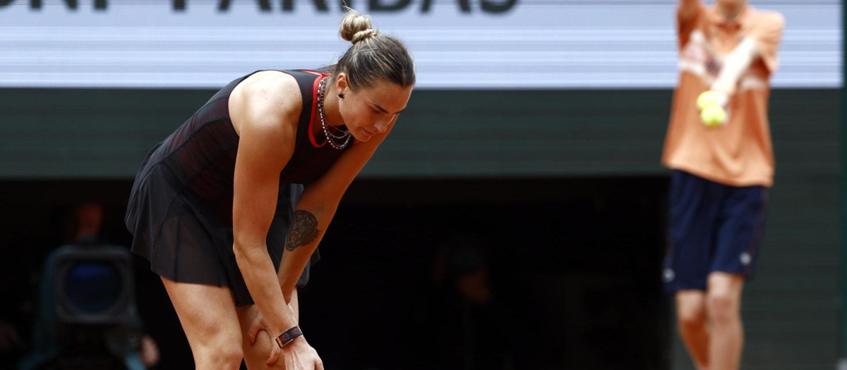 Aryna Sabalenka lamenta la derrota en cuartos de Roland Garros