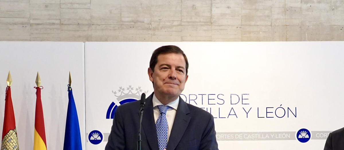 El presidente del Partido Popular de Castilla y León, Alfonso Fernández Mañueco, y el portavoz de Vox, Carlos Pollán