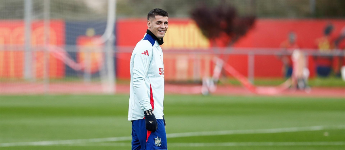 Álvaro Morata, durante un entrenamiento con la selección española en 2025