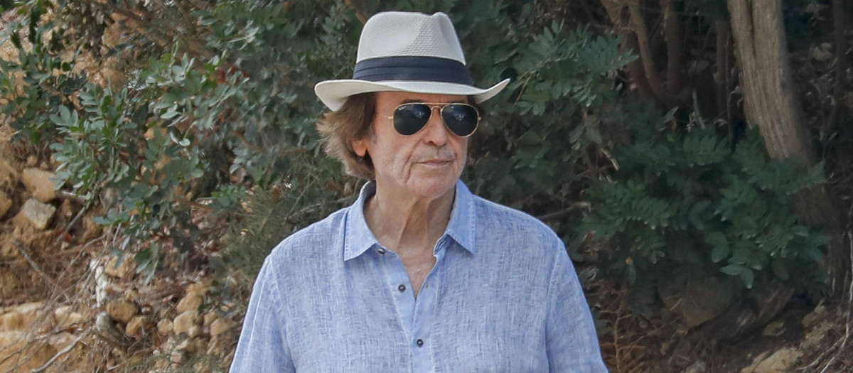 El cantante Raphael en Ibiza