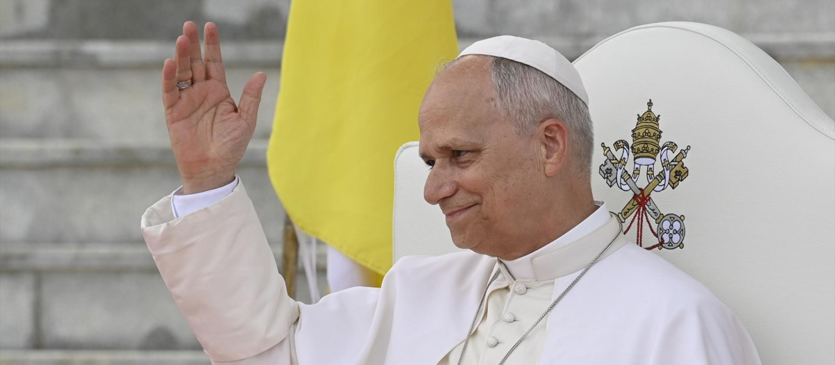 Imagen de archivo del Papa León XIV en su visita a Guinea Ecuatorial