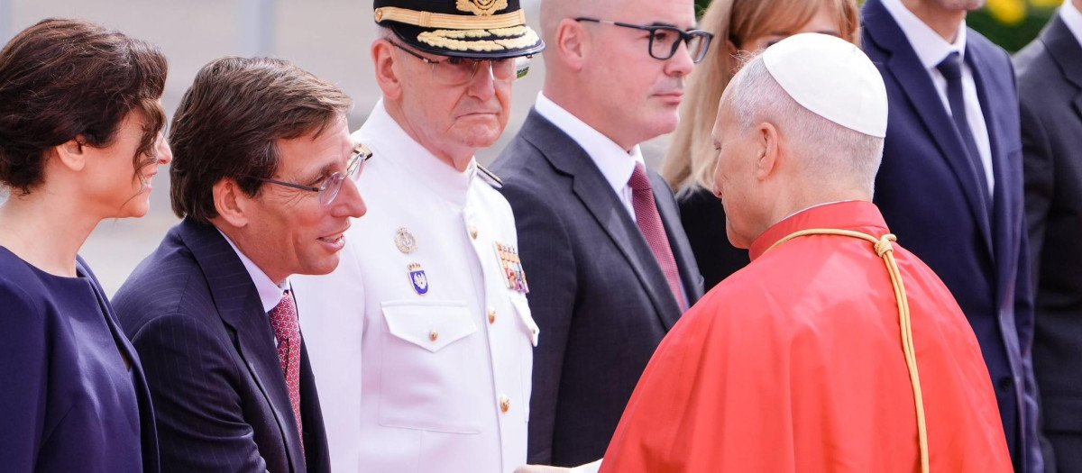 Almeida recibe al Papa León XIV