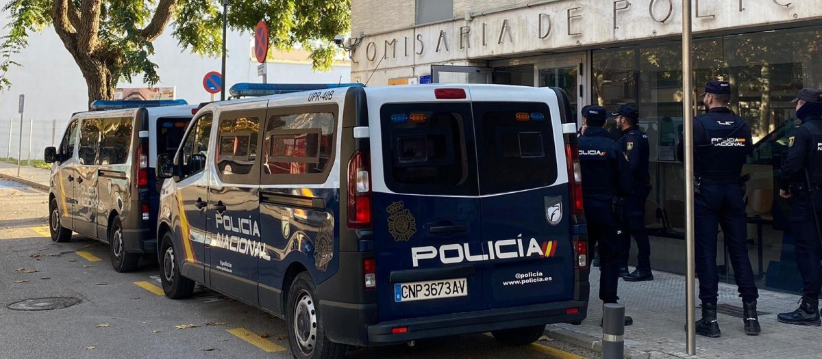 Comisaría de Policía Nacional de Manacor

REMITIDA / HANDOUT por POLICÍA NACIONAL
Fotografía remitida a medios de comunicación exclusivamente para ilustrar la noticia a la que hace referencia la imagen, y citando la procedencia de la imagen en la firma
24/3/2025