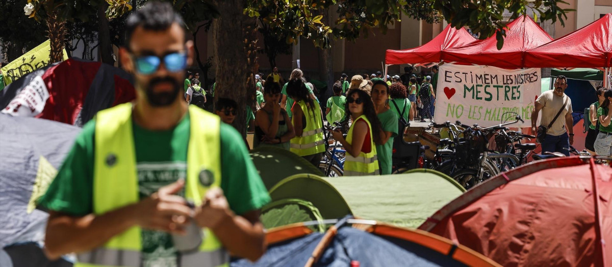 Imagen tomada este jueves de un profesor en huelga en la Comunidad Valenciana