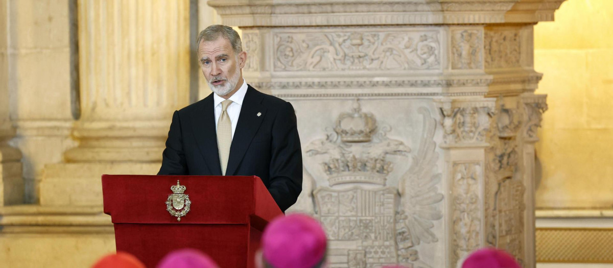El Rey dirige un mensaje de bienvenida al Papa en el Palacio Real de Madrid
